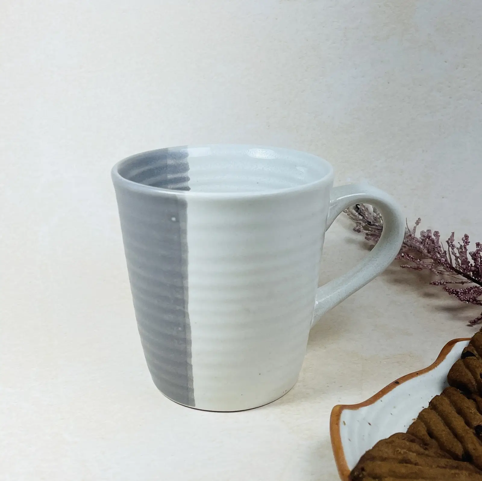 Dazzle Stoneware Coffee Mug Gray White 2