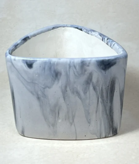 GreyVein Triangle Pot