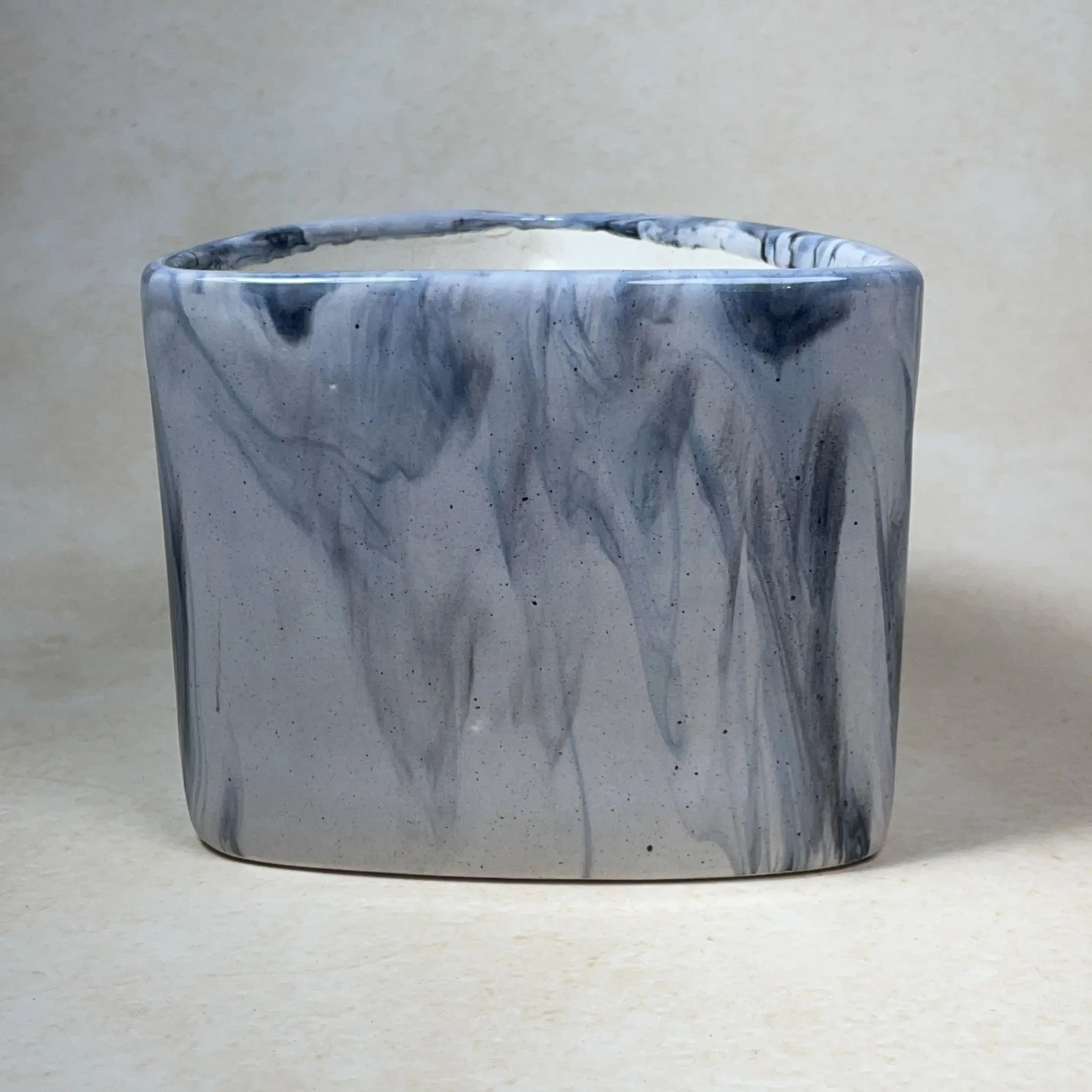 GreyVein Triangle Pot1