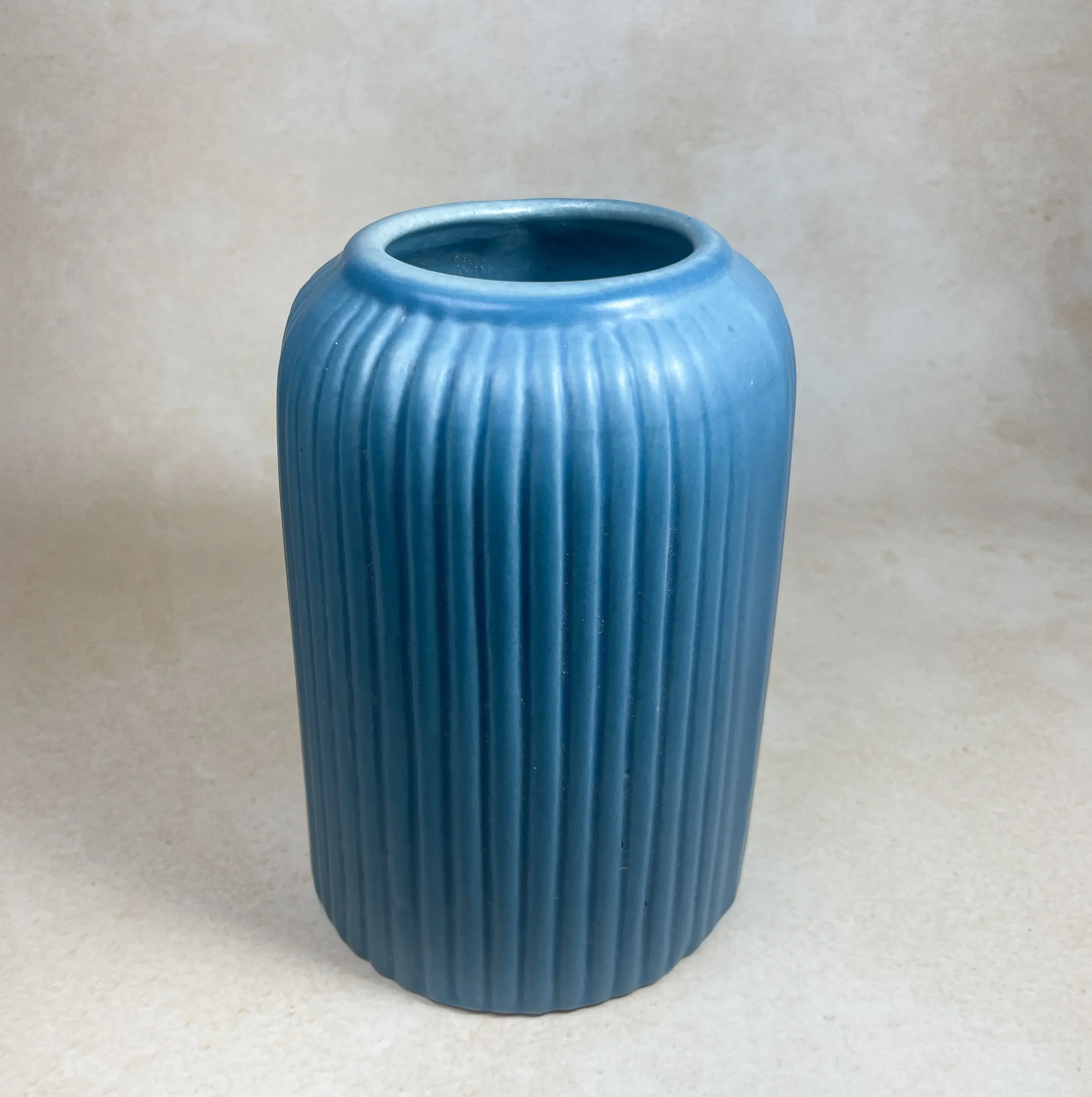 Cylendrical Shape Flower Vase Blue 1