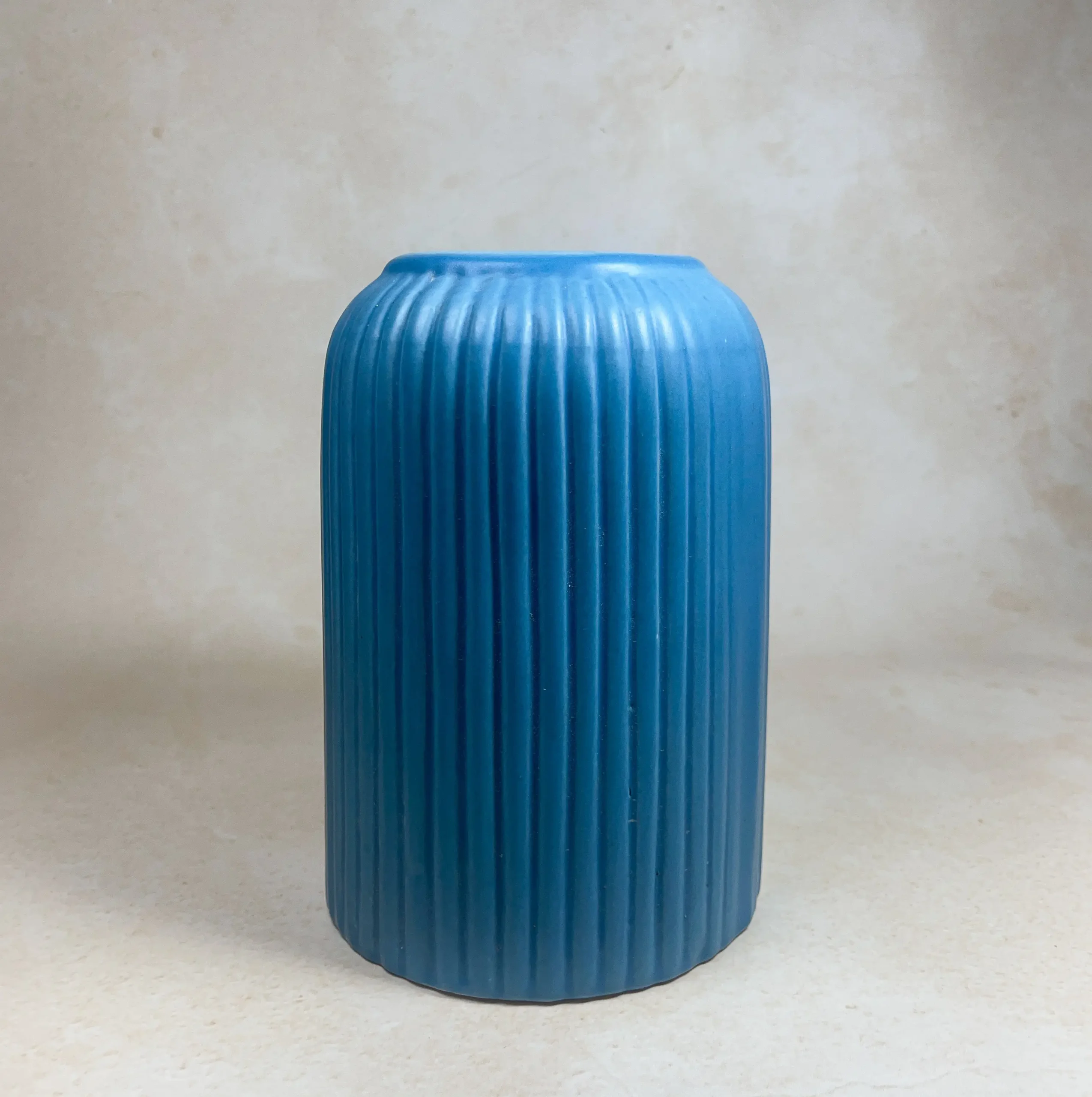 Cylendrical Shape Flower Vase Blue