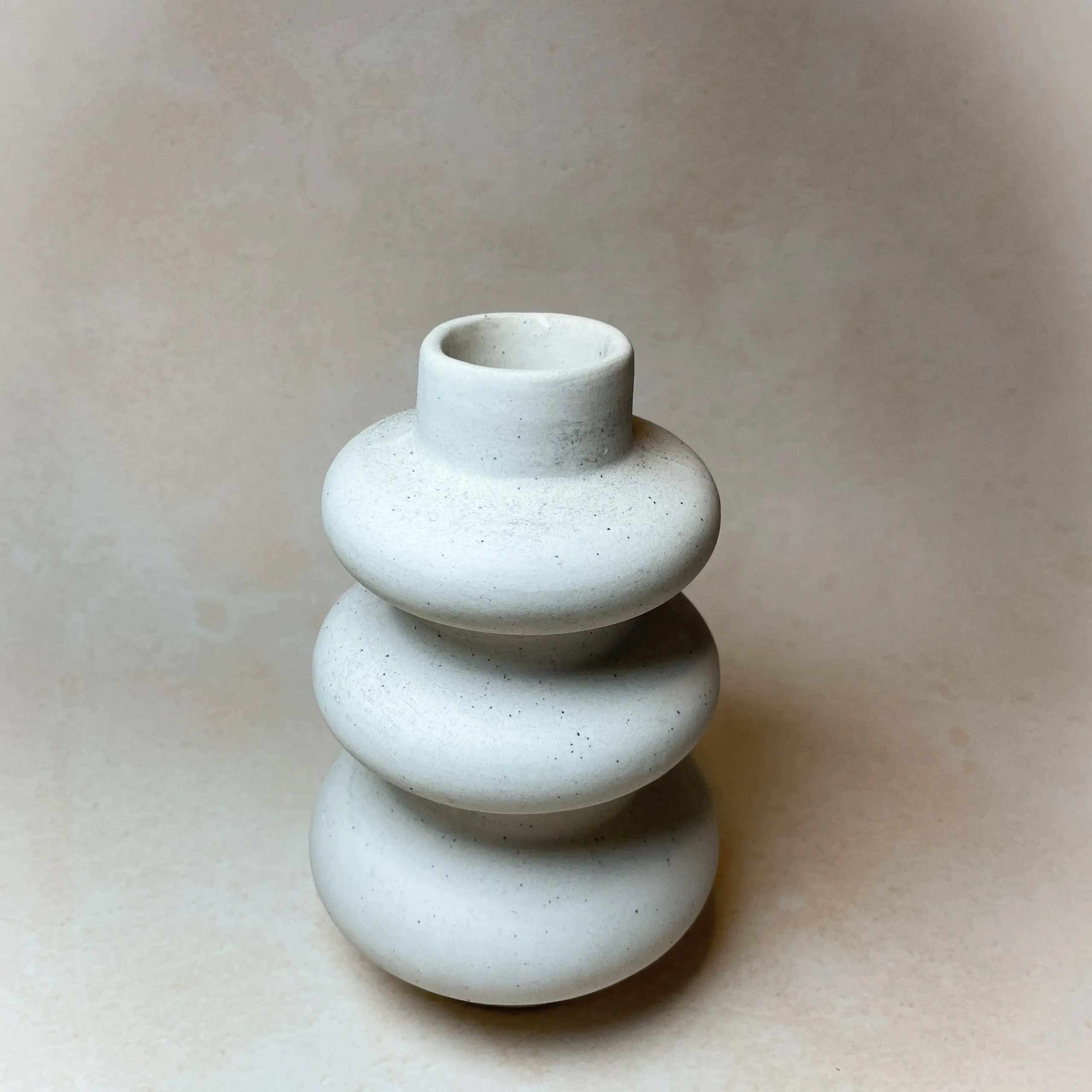 Nozzle Shape Flower Vase Off White 2